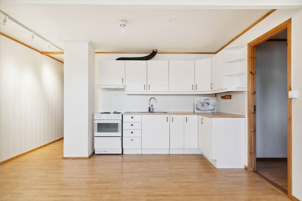 60 Sqm Apartment A - Free Parking! トロムソ エクステリア 写真